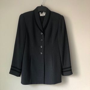 Kasper: Gray Coat with black lining